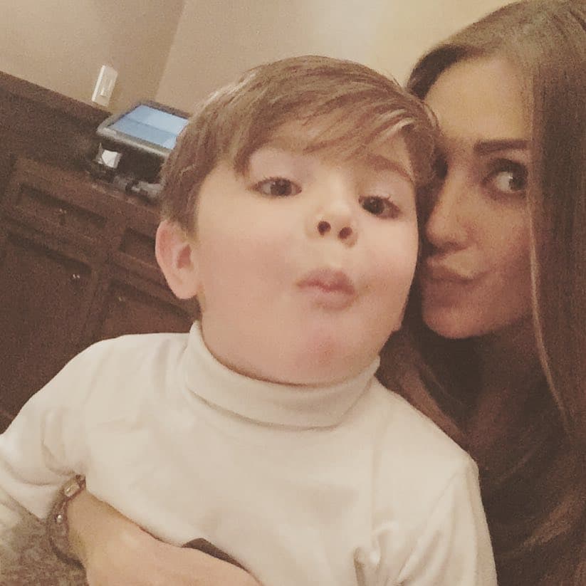 A Anahí ya le urge tener un bebé. La cantante no deja de compartir fotos junto a sus hermosos sobrinos.