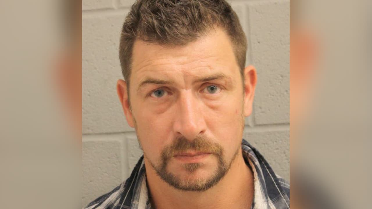 James Duke, fur arrestado por las autoridades del precinto 4, por conducir alcoholizado.