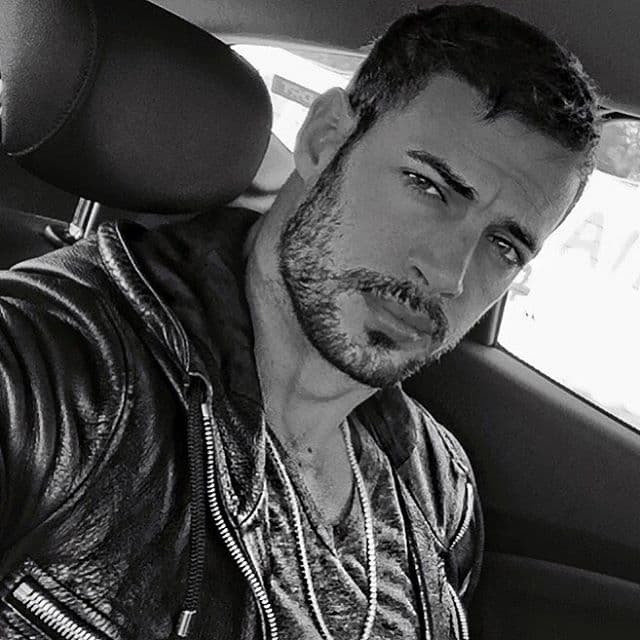 Ante estos ataques el cubano no se quedó de brazos cruzados y sacó las garras por su mujer.