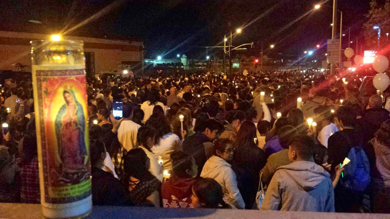 Cientos de personas asistieron a la vigilia en honor al joven Elías Rodríguez.