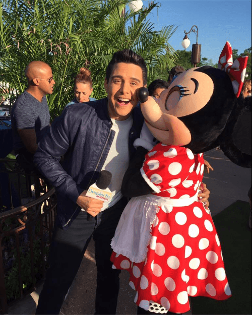 Al parecer Minnie Mouse se enamoró de nuestro Alejandro Chabán.