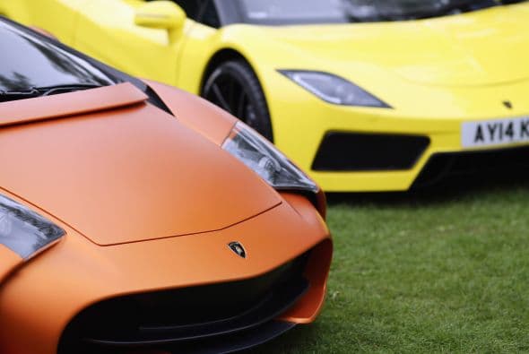 El evento anual Salón Privé en su noveno año se ha convertido en un evento popular para los amantes de autos. También llamado The Luxury and Supercar Show. Este año el evento será más grande y mejor que los años anteriores. Primero que nada el evento de tres días se realizará en un espacio de 200 acres de Syon Park, la casa en Londres del Duque de Northumberland. En este evento se pueden encontrar algunos de los autos más lujosos y exclusivos del mundo. El Salón Privé se ha convertido en algo así como el Pebble Beach de Inglaterra, donde los coleccionistas presumen sus joyas más preciadas.