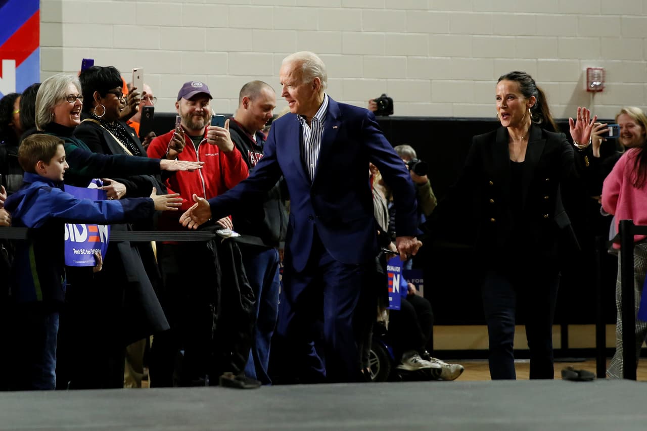 Mientras Ivanka nació en Nueva York el 30 de octubre de 1981, Ashley lo hizo el 8 de junio del mismo año en Delaware.