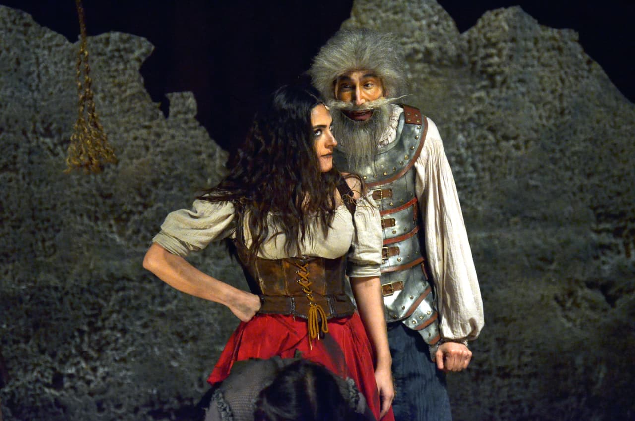 La química que Ana Brenda tiene con sus compañeros en el escenario hace que el público se quede con un buen sabor de boca.