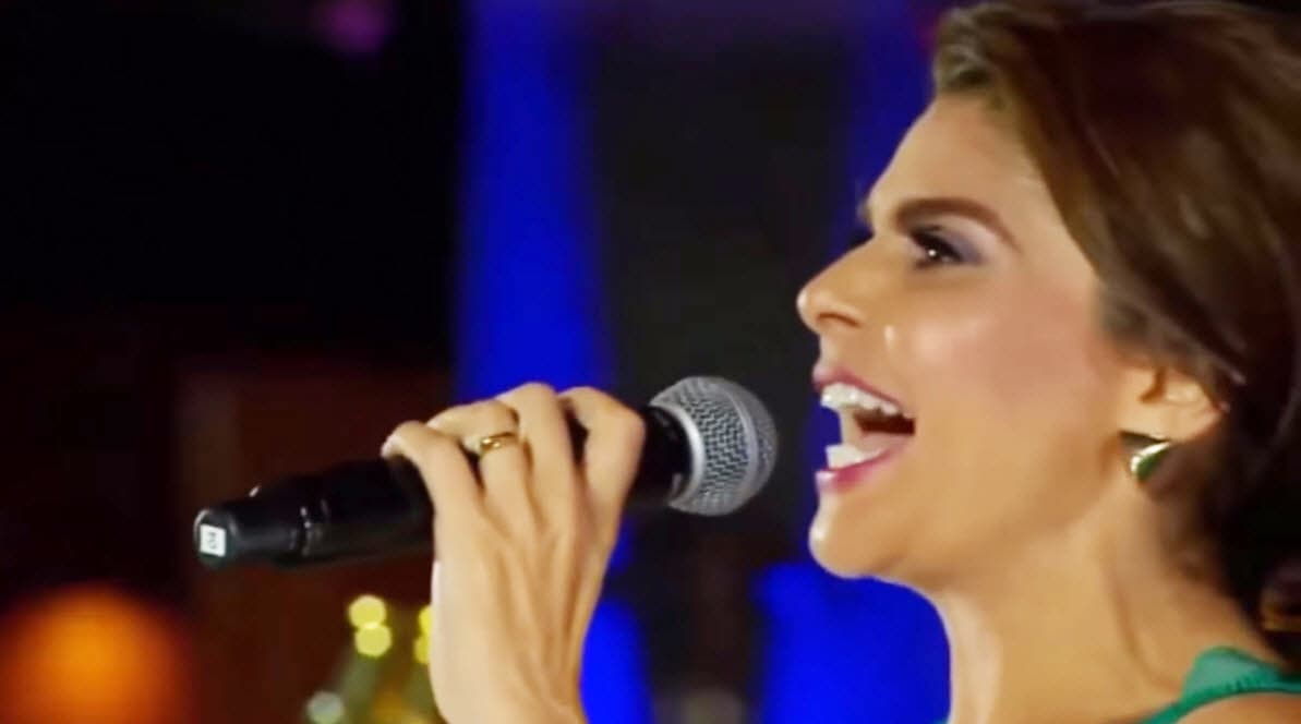 Itatí confesó que no quedó del todo satisfecha con su desempeño al cantar las mañanitas: "Yo creo que no canté bien, no estaba tan afinada, está mal hecho porque no teníamos cómo ensayar entonces te pasaban al mariachi y órale. Yo entre mi fe y así, bueno, no lo debí haber hecho tal vez públicamente. Te puede gustar o no cómo lo canto pero no hay nada que pueda decir que yo estaba tomada ni borracha".