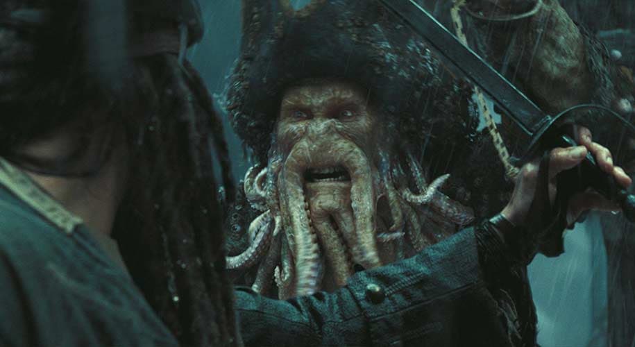 <b>Davy Jones</b>
<br>Si se aplica este concepto a los villanos, pero de manera inversa, quiere decir que se les quitan algunas características humanas para que el público los rechace, no tenga empatía con ellos y les tema, tal como sucede con el Capitán Davy Jones de 'Piratas del Caribe'.