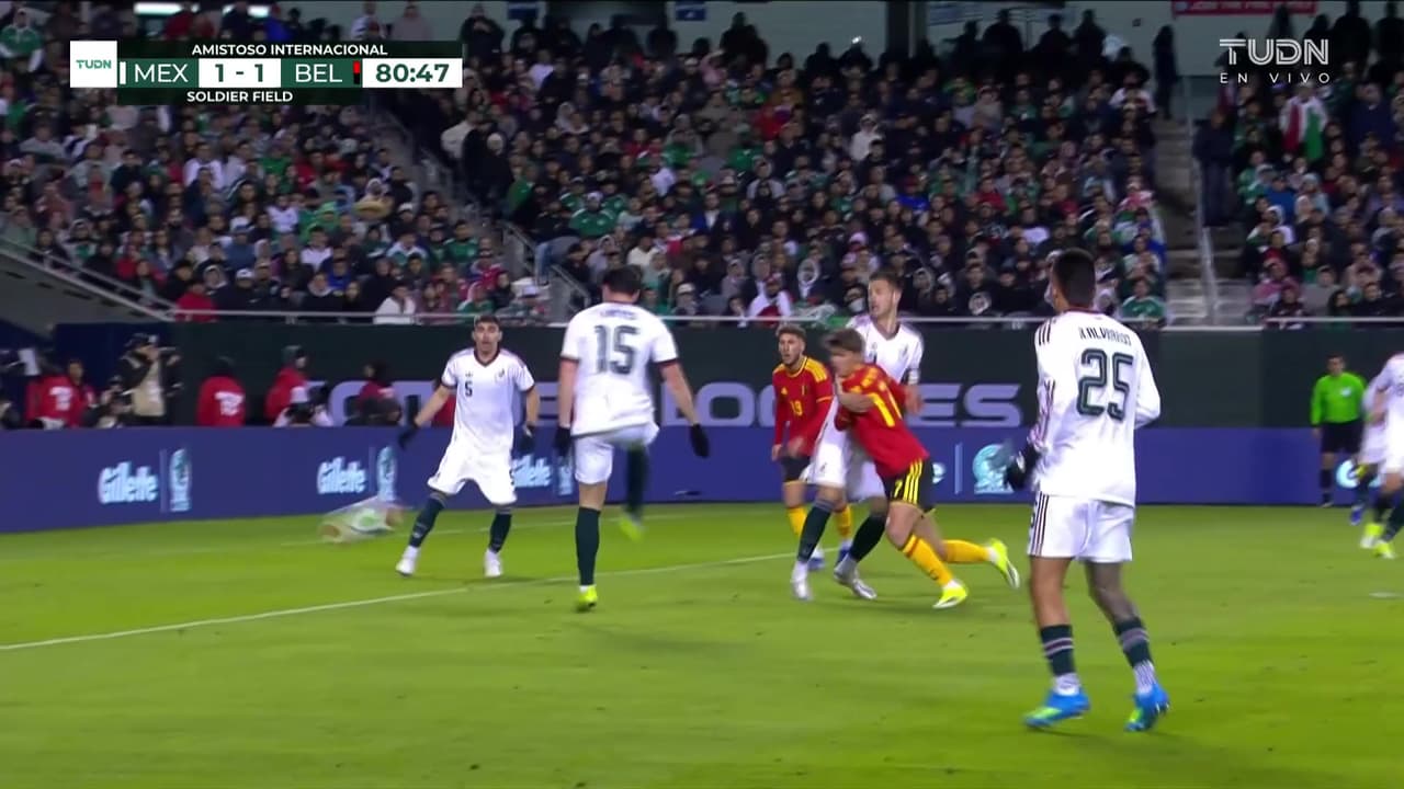 ¿Qué haces Reyes? Isra por poco sorprende al Tala con un autogol