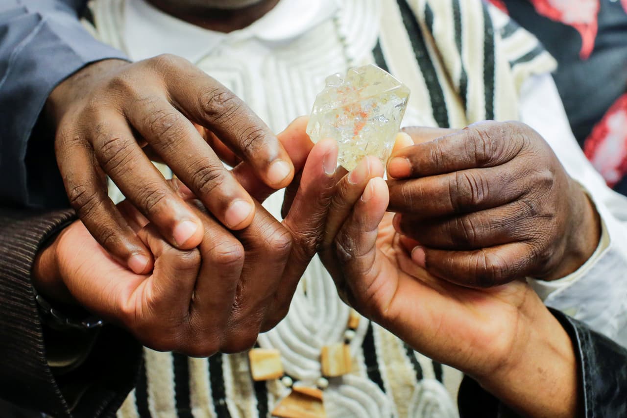 El 'diamante de la paz' de 709 quilates con el que Sierra Leona quiere ayudar a los pobres