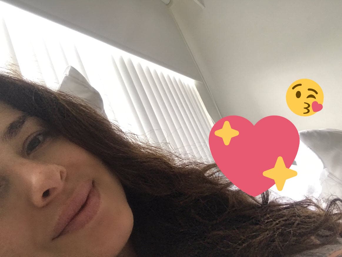 Tan solo 13 días después de dar a luz, la colombiana se dejó ver con el rostro sin maquillaje.