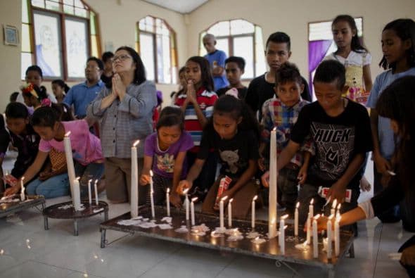 En Indonesia los cristianos son minoría (la mayoría de la población es musulmana) por lo que suelen celebrar de forma sencilla la Semana Santa.