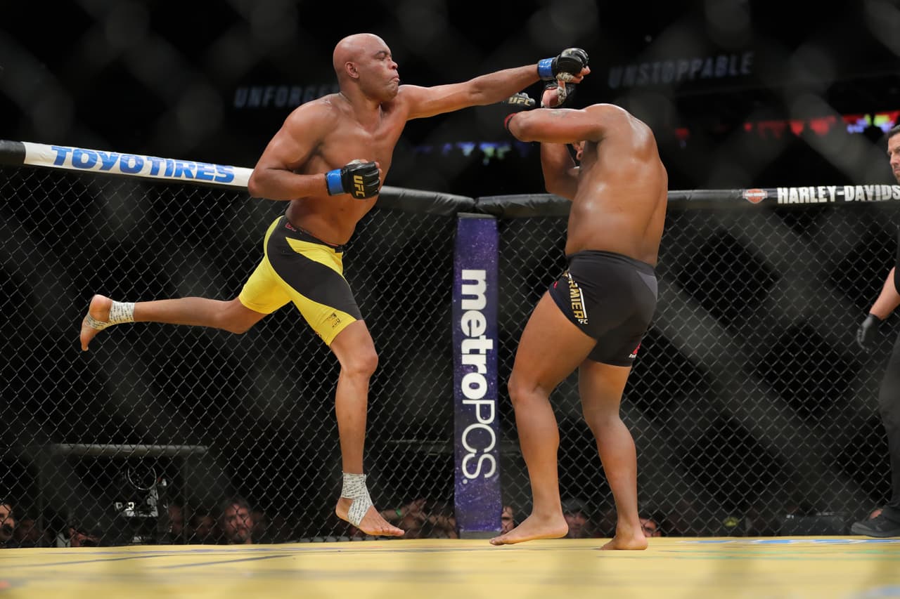Anderson Silva aceptó pelear contra Daniel Cormier con solo 3 días de aviso.