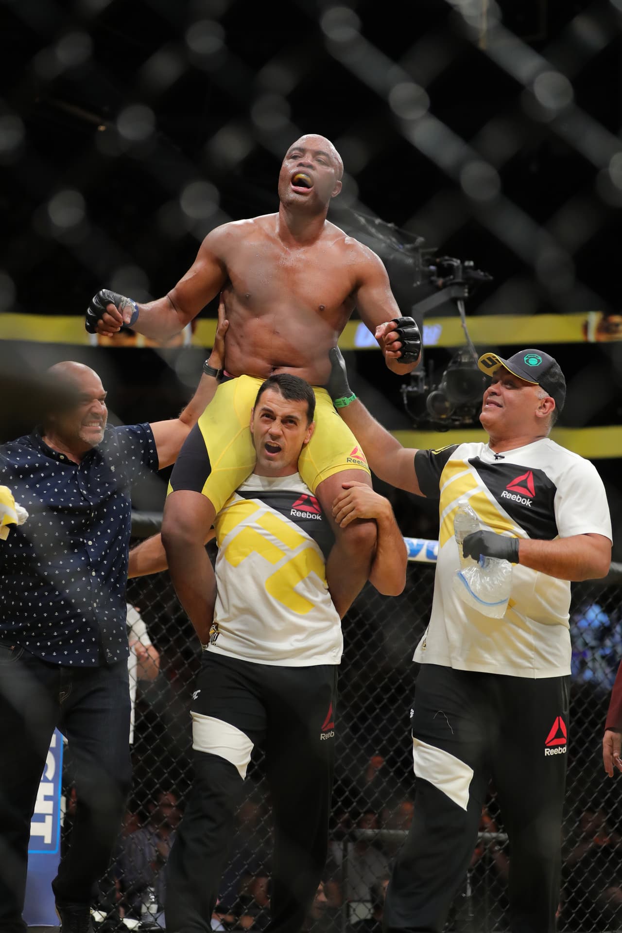 Anderson Silva luci> mejor de lo esperado y se ganó el reconocimiento.
