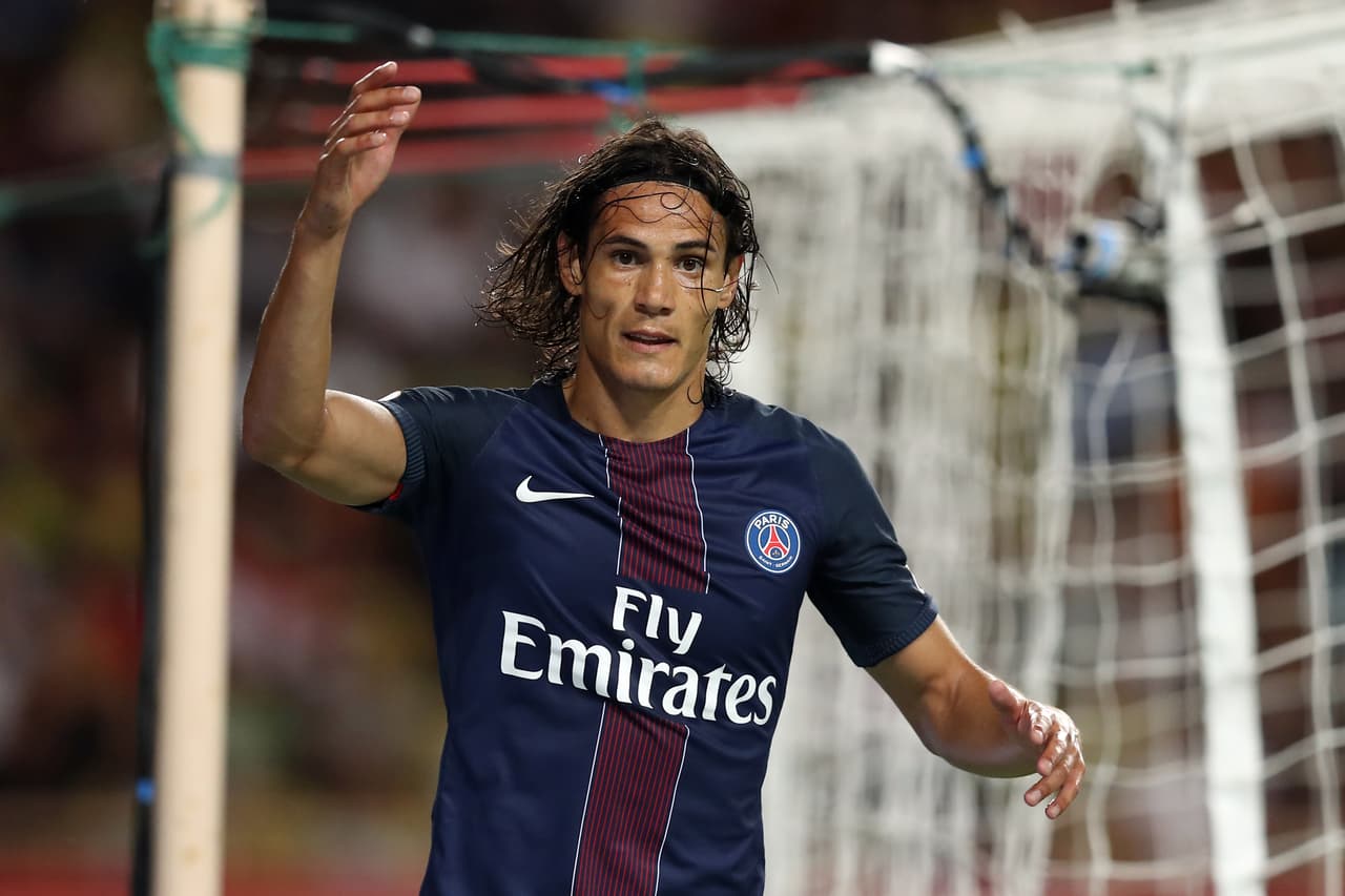 Presidente del Nápoles excluye vuelta de Edinson Cavani
