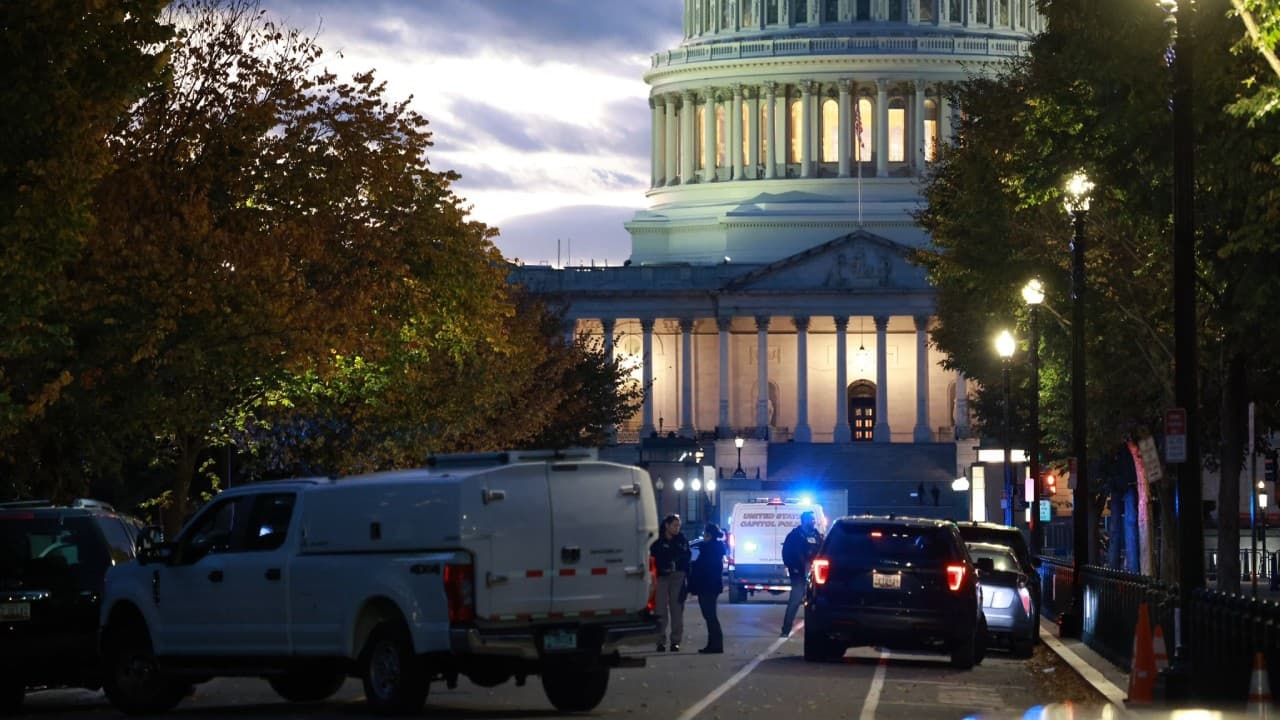 Arresto a 3 personas por vehículo sospechoso frente al Capitolio de EEUU