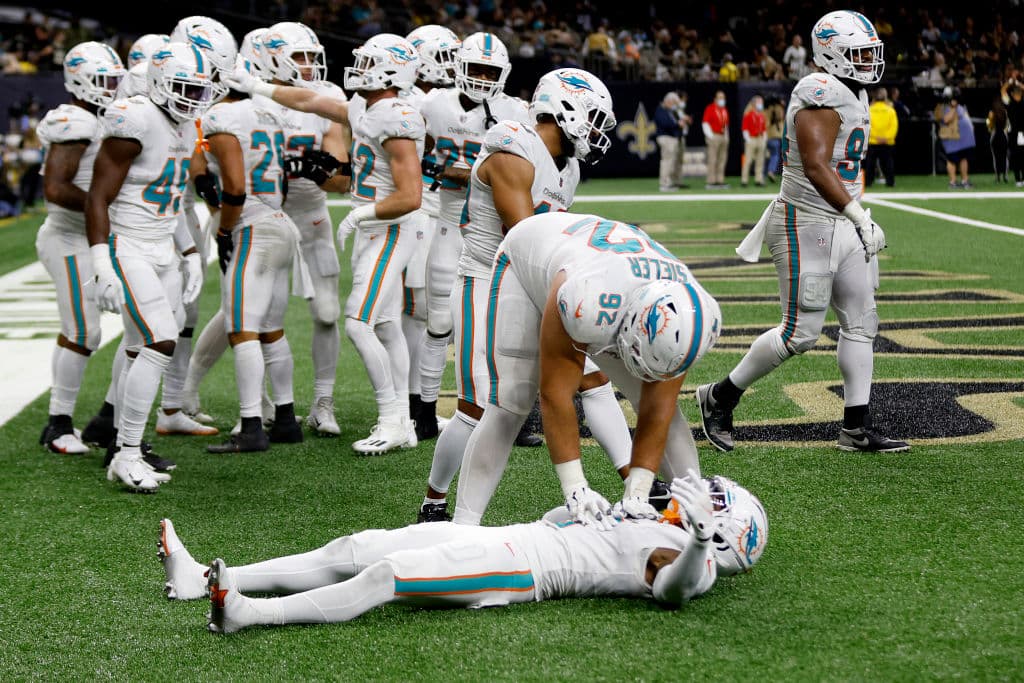 Los Dolphins soprenden en Nuevo Orleans y vencen fácilmente a los Saints 20-3 en el Mercedes-Benz Superdome.