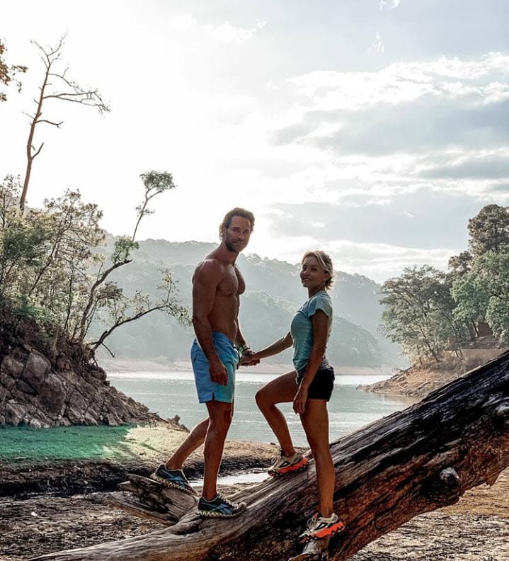 "¡Hoy
<b><a href="https://www.instagram.com/p/CCOTeVzAg9P/" target="_blank"> celebro tu vida</a></b> como el tesoro que significa en la mía!", le escribió el sábado a la actriz. 
<br>