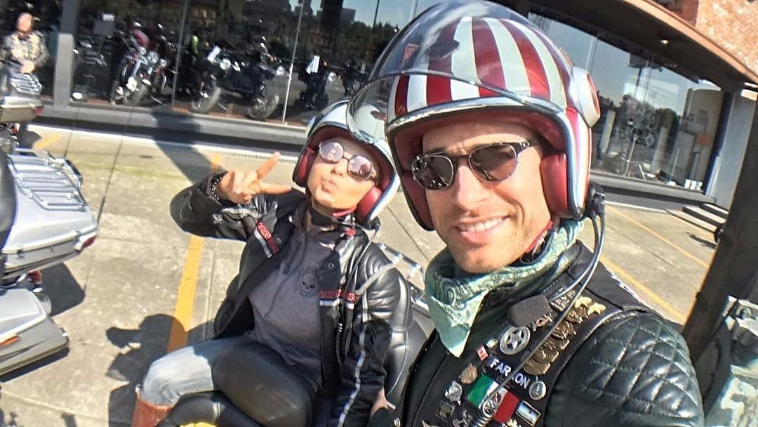 Angelique Boyer y Sebastián Rulli, su amor sigue sobre ruedas