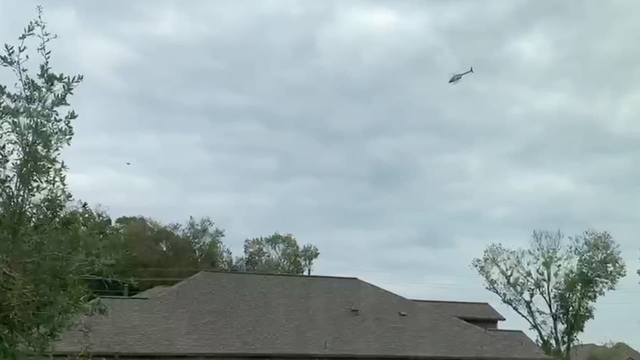 La búsqueda inició el lunes 26 de octubre, después de que se reportó que el sospechoso disparó contra una persona que murió más tarde.