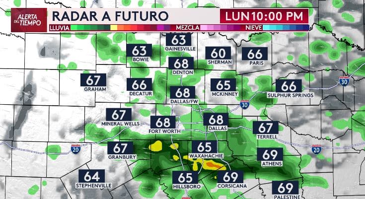 Unas horas más tarde, alrededor de las 10 de la noche, las lluvias podrían mantenerse en gran parte del norte de Texas,
<b> con mayor intensidad al sur de Fort Worth y en zonas como Waxahachie.</b>