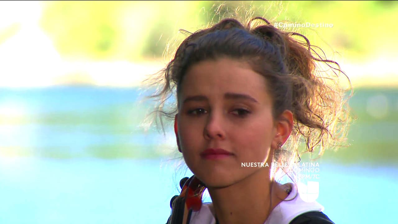 En Un Camino Hacia El Destino, Fernanda se llevó una gran desilusión de amor al enterarse que Carlos está comprometido con Isabel.