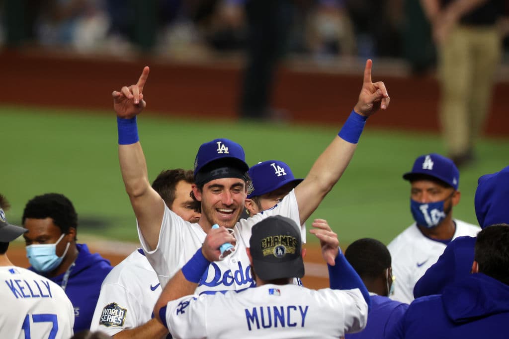 Todo es felicidad en Los Angeles, luego de que los Dodgers consiguieran el tan anisado título de Serie Mundial al derrotar a los Tampa Bay Rays.