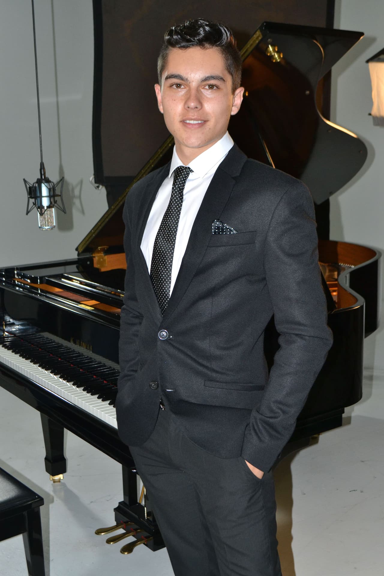 Pero también tiene ciertos rasgos que heredó de su bella y talentosa madre.