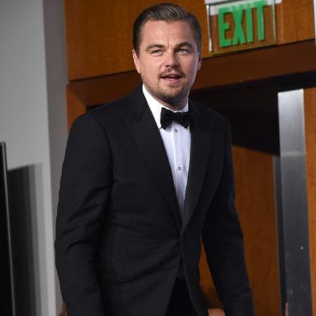 Leonardo DiCaprio es uno de los famosos que contribuyó con la donación de medicamentos y equipo de rescate para los que están ayudando a las víctimas de los fenómenos naturales.