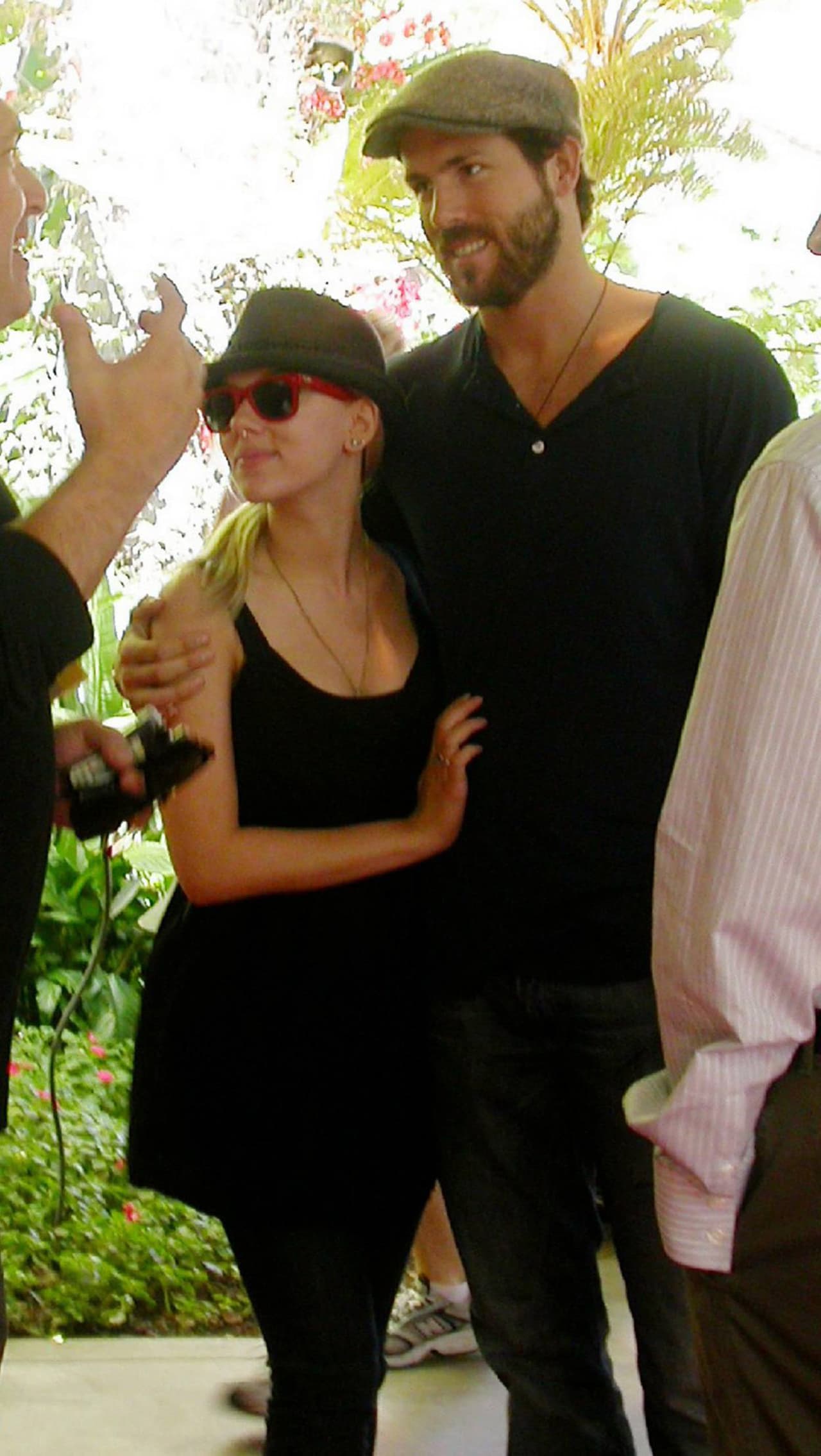 Ryan justo rompía en 2007 con Alanis Morissette y Scarlett con el actor Josh Hartnett.