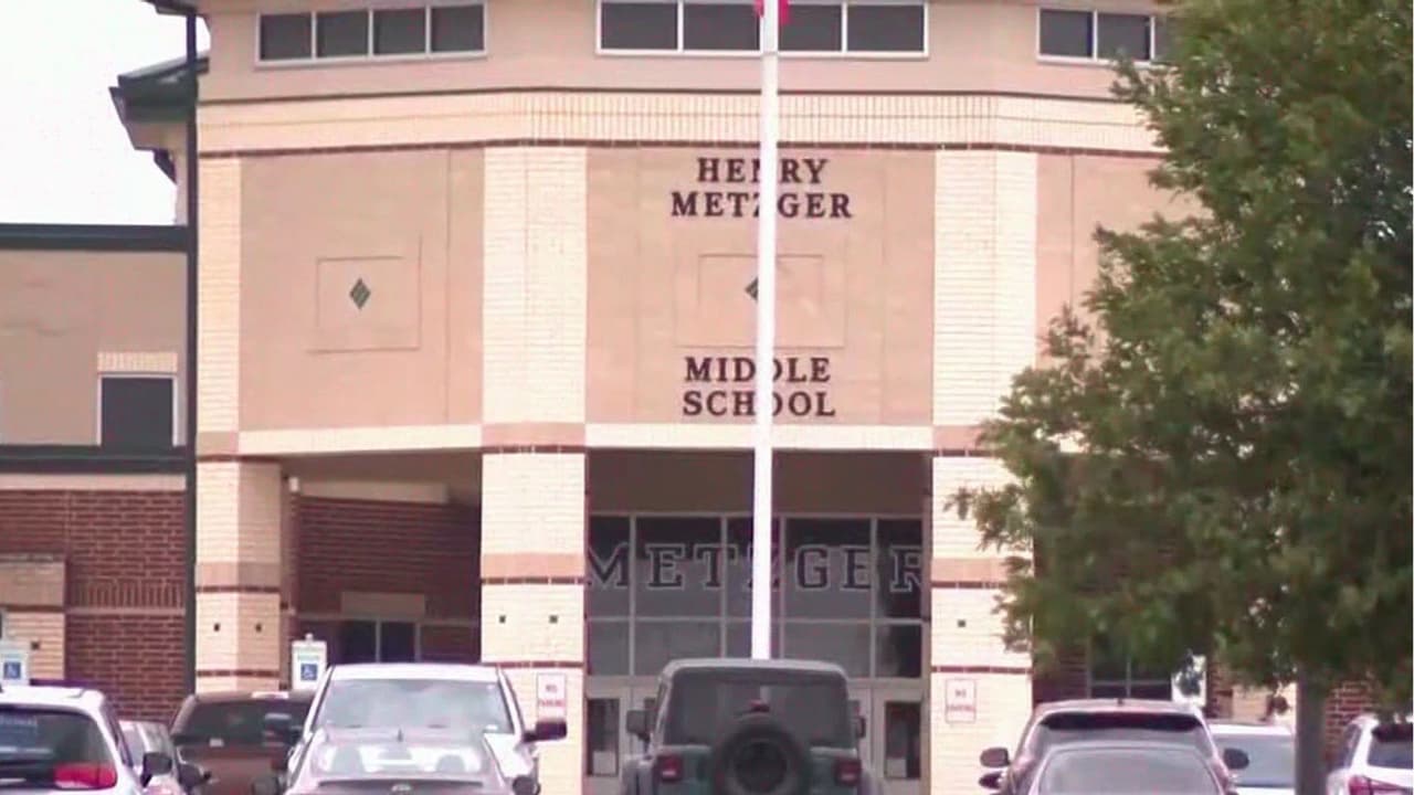 Hallan un arma en una secundaria de Judson ISD: Investigan un supuesto apuñalamiento