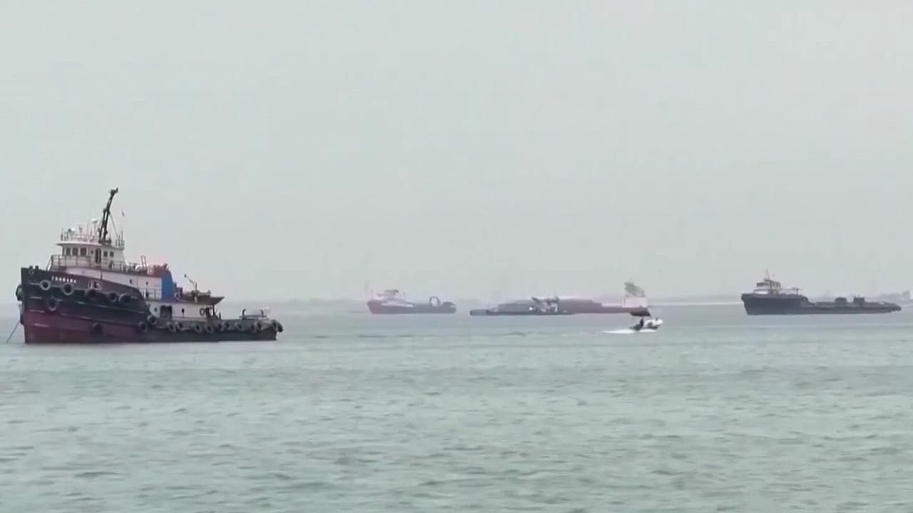 EEUU ataca con misiles a un carguero panameño  en el Golfo de Omán que evadió el bloqueo a Irán