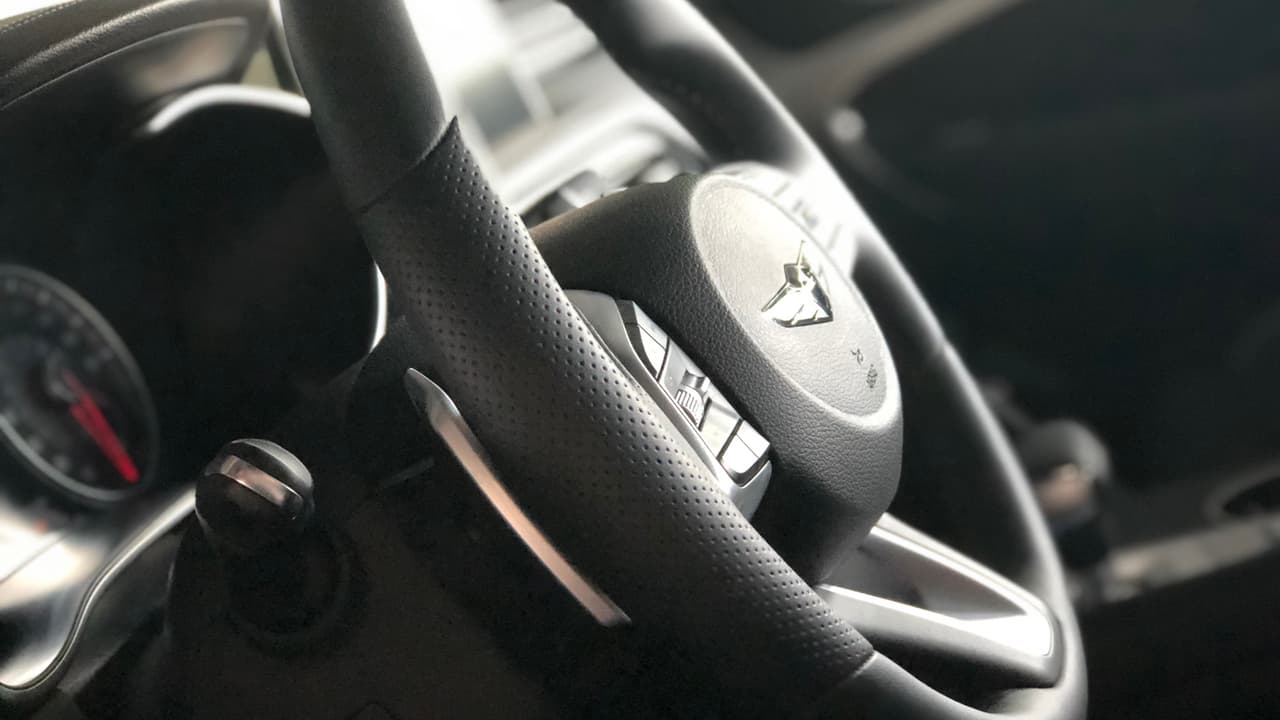 Pero en un mercado tan violentamente disputado como el de los sedanes compactos de lujo, nada de lo anterior tendría importancia si el Genesis G70 no proporcionara un manejo que al menos pudiese ser calificado de competente. Afortunadamente en este campo podemos reportar buenas noticias.