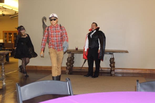 ¡Así es como Univisión Arizona celebra el Halloween!  Dulces, calaveras, disfraces y mucha diversión. 