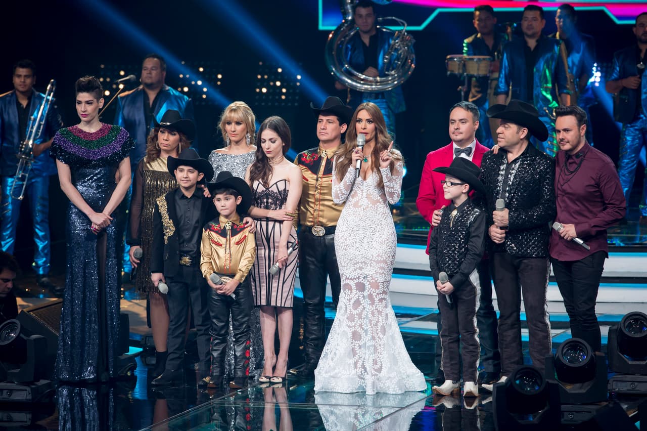 Después de 10 semanas de duro trabajo, la familia Barraza se corona como ganadora de Me Pongo de Pie, Paty Cantú y los Cervantes obtuvieron el segundo lugar, y Río Roma y los García el tercero, aunque estos últimos no quedaron conformes. Entre los invitados especiales estuvieron la Banda MS y La Arrolladora Banda El Limón.