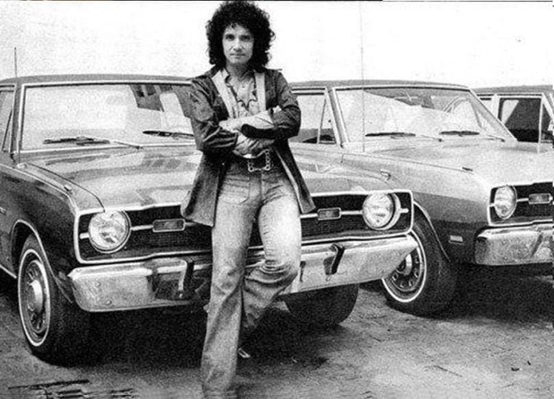 En la década de los setenta generó una serie de prolíficos trabajos musicales. Para este momento estrena varios álbumes y presenta temas como 'Desayuno' y 'Lady Laura', emblemática canción dedicada a su madre.