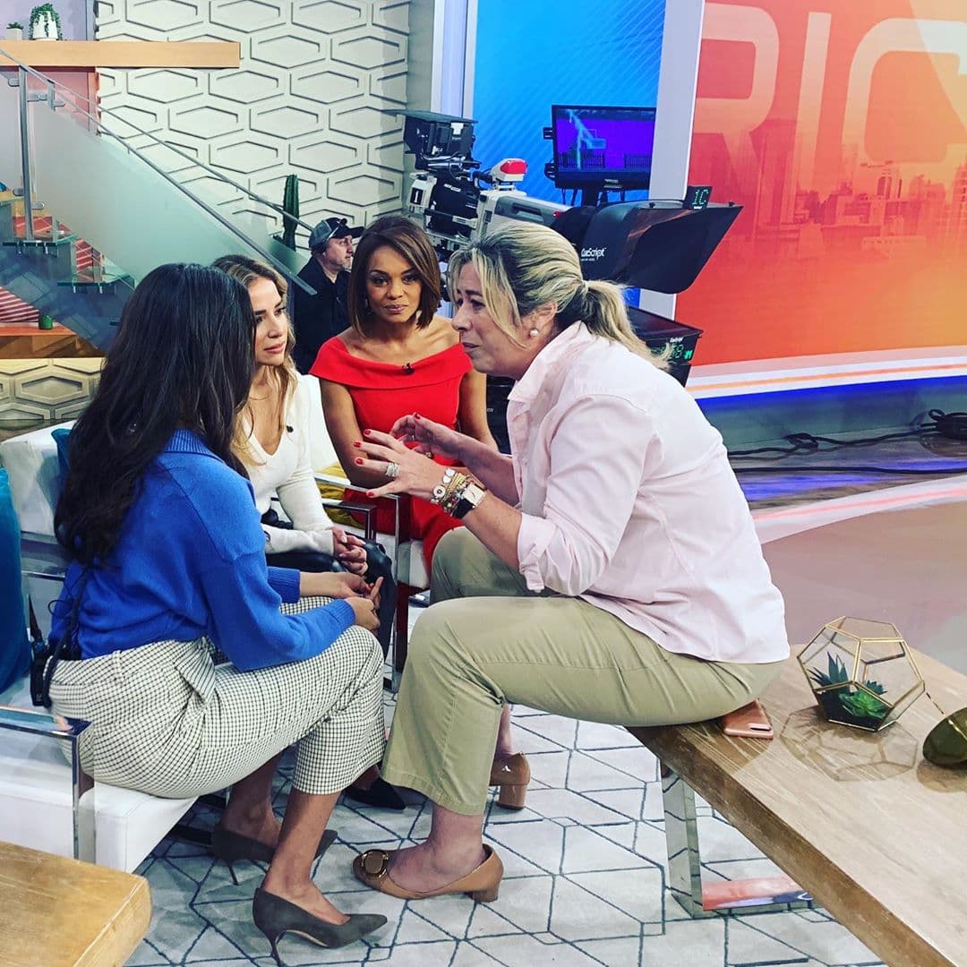 La presentadora vino a explicarnos cómo fue que decidió ser mentora de una iniciativa que apoya a mujeres emprendedoras: 
<a href="https://www.univision.com/shows/despierta-america/ilia-calderon-llego-luciendo-su-pinky-ring-como-mentora-de-una-iniciativa-que-apoya-a-mujeres-emprendedoras-video">Shiffon</a>.