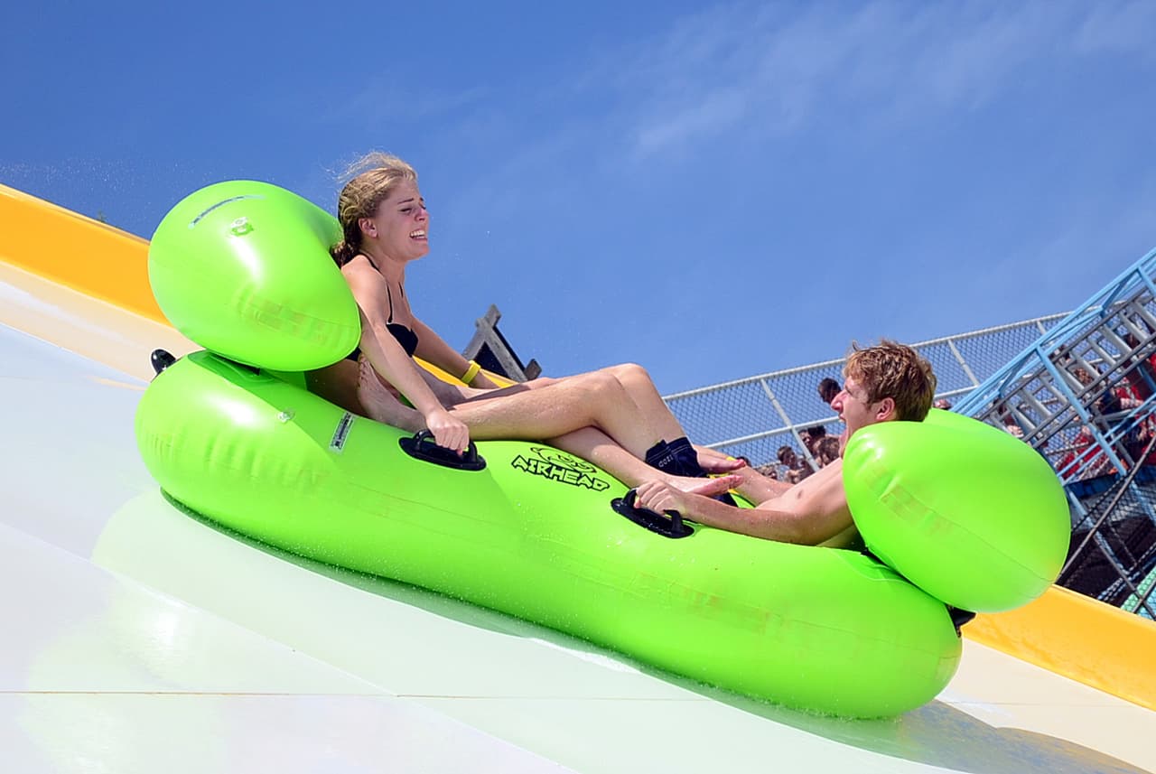 Y es que en esta atracción puedes alcanzar hasta 25 millas por hora de velocidad