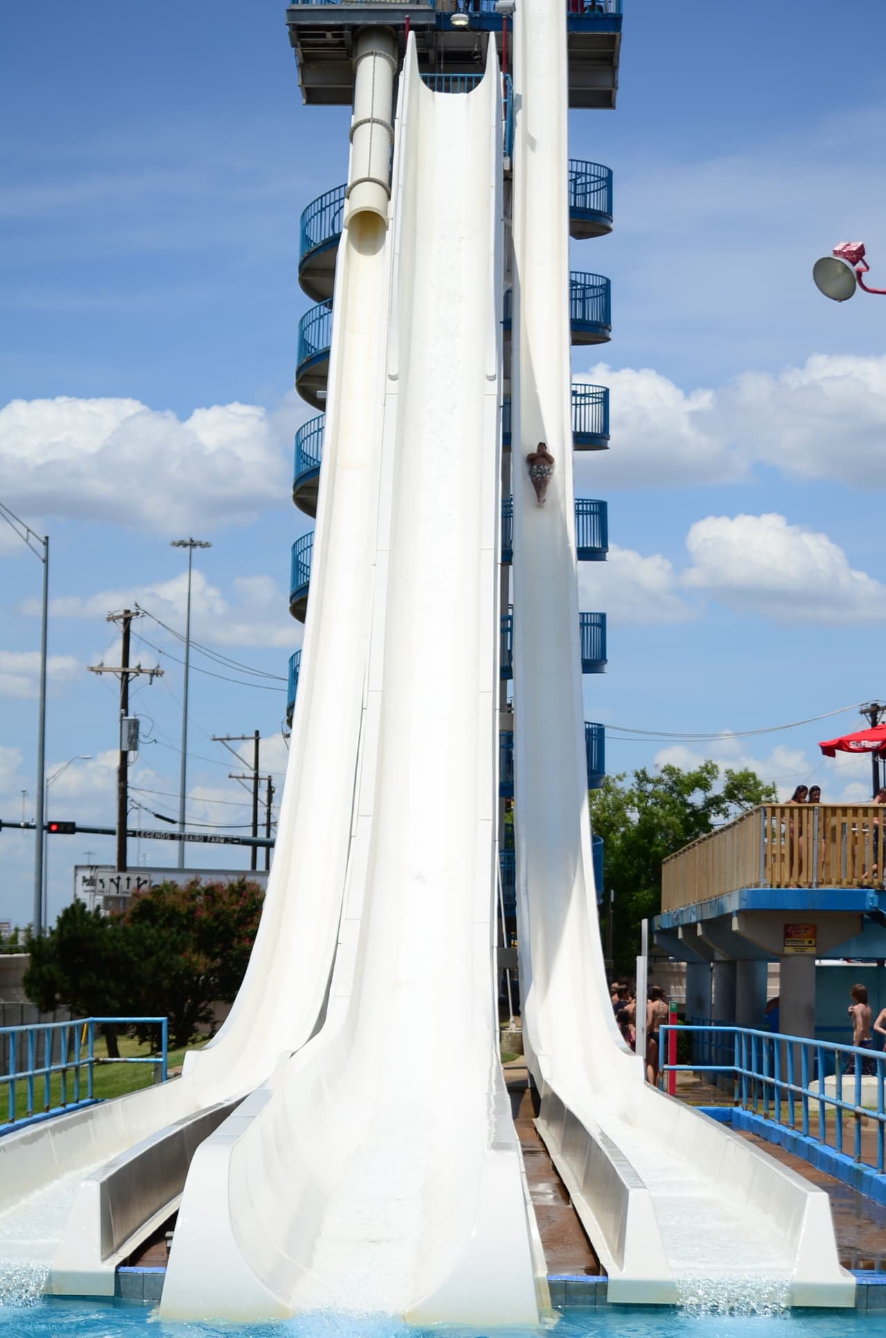 Gerónimo es como llaman a esta enorme resbaladilla en donde gritas porque gritas