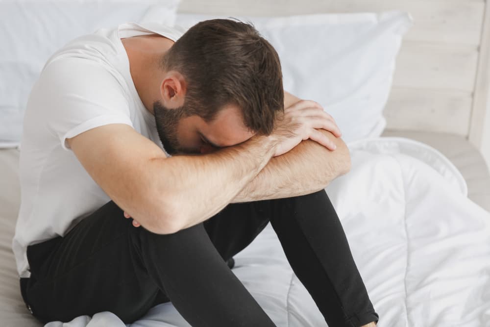 También un Capricornio prefiere reservarse sus emociones hasta cuando no lo están viendo, porque le avergüenza enseñar su vulnerabilidad. Se esperarán hasta que estén en algún lugar privado para soltar algunos sollozos.