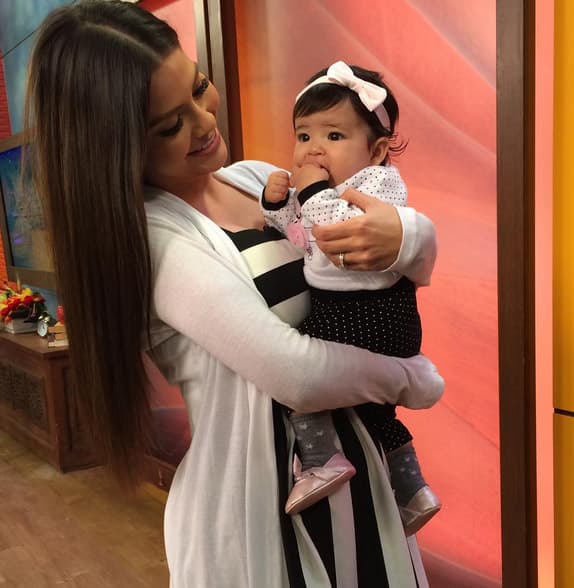 Ana Patricia llegó con la niña de sus ojos a Despierta América.