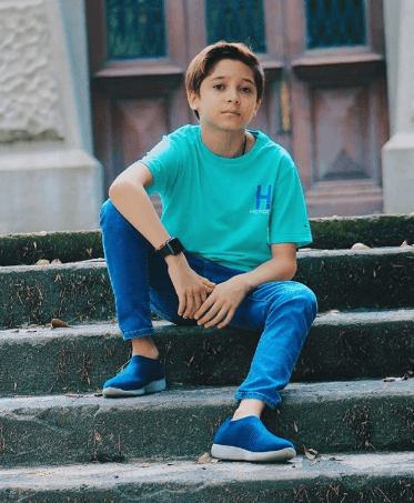 Para conseguir el papel de ‘
<b>Justito - Ajolotito</b>’, Tadeo tuvo que hacer seis castings y competir con más de 100 compañeros por el papel.
<br>