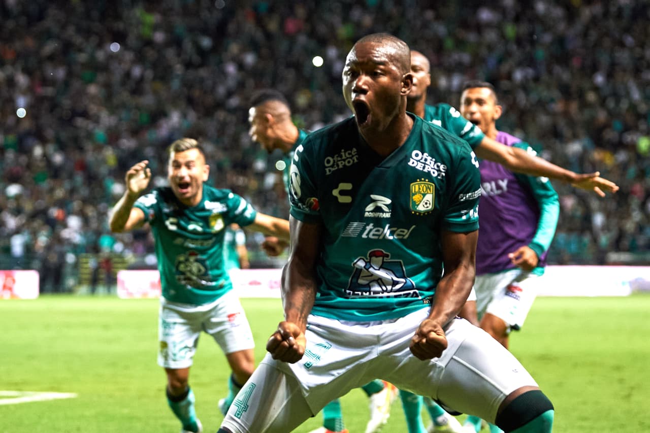 En la recta final, Mena encontró el doblete tras varios avisos de León para sellar el pase a la Final.