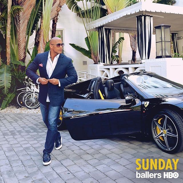 Sabe lucir elegante y sexy.