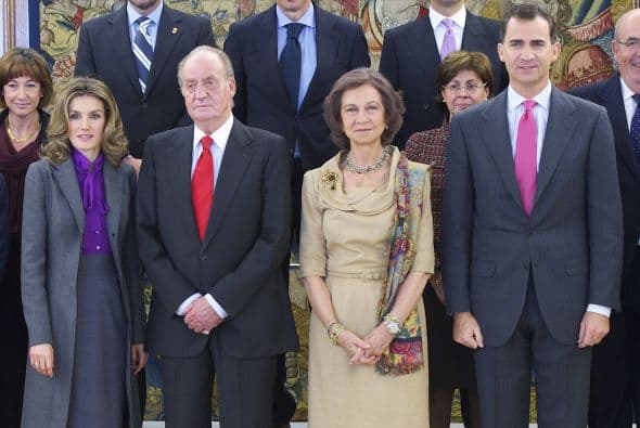 Su papel es considerado por muchos como innecesario en este siglo XXI; sin embargo, las monarquías continúan existiendo en muchos países del mundo. Su manutención, en la gran mayoría de los casos, corre a cargo de los ciudadanos y puede representar un cuantioso gasto para las naciones. Aquí te presentamos algunos datos de los ingresos y gastos en las monarquías más representativas del mundo según el diario en línea Perfil.com.