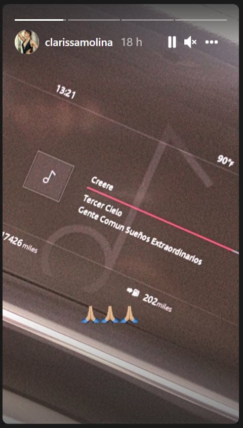 Antes de los mensajes, Clarissa Molina también compartió la imagen de este momento cuando al parecer escuchaba la canción 'Creeré' de Tercer Cielo.
<br>