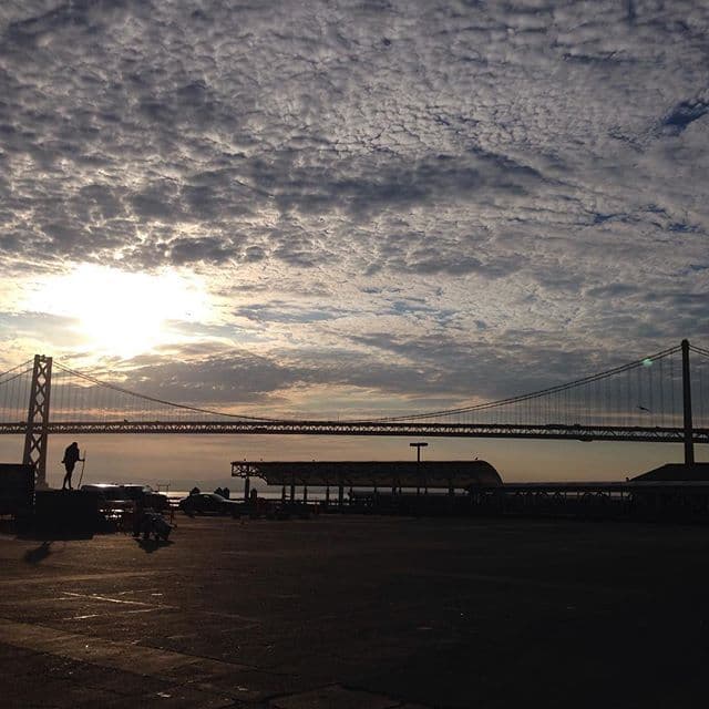 El cielo del área de la bahía fue compartido por decenas de usuarios de redes sociales.