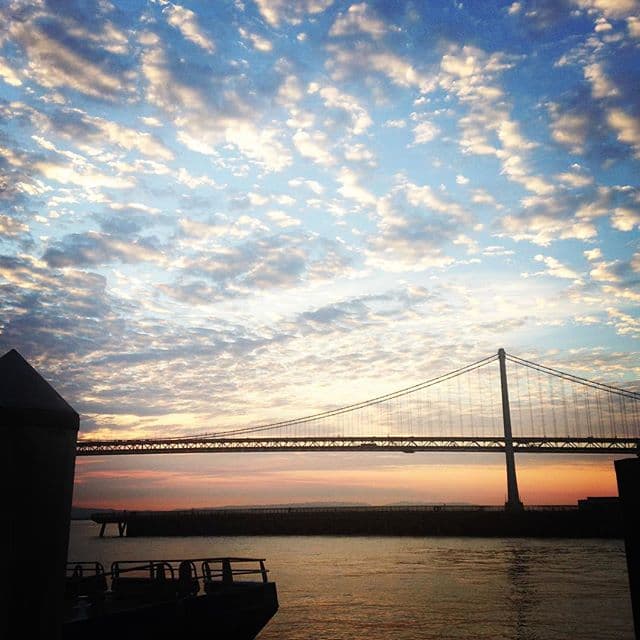 El cielo del área de la bahía fue compartido por decenas de usuarios de redes sociales.