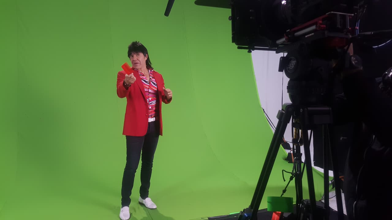 Si te gustó el detrás de cámaras, te encantará ver el resultado final de estas grabaciones.
<br>
<br>No te lo pierdas: 
<b><a href="https://www.univision.com/networks/galavision/el-vitor-celebra-la-navidad-en-galavision-video">El Vítor celebra la navidad en Galavisión</a></b>