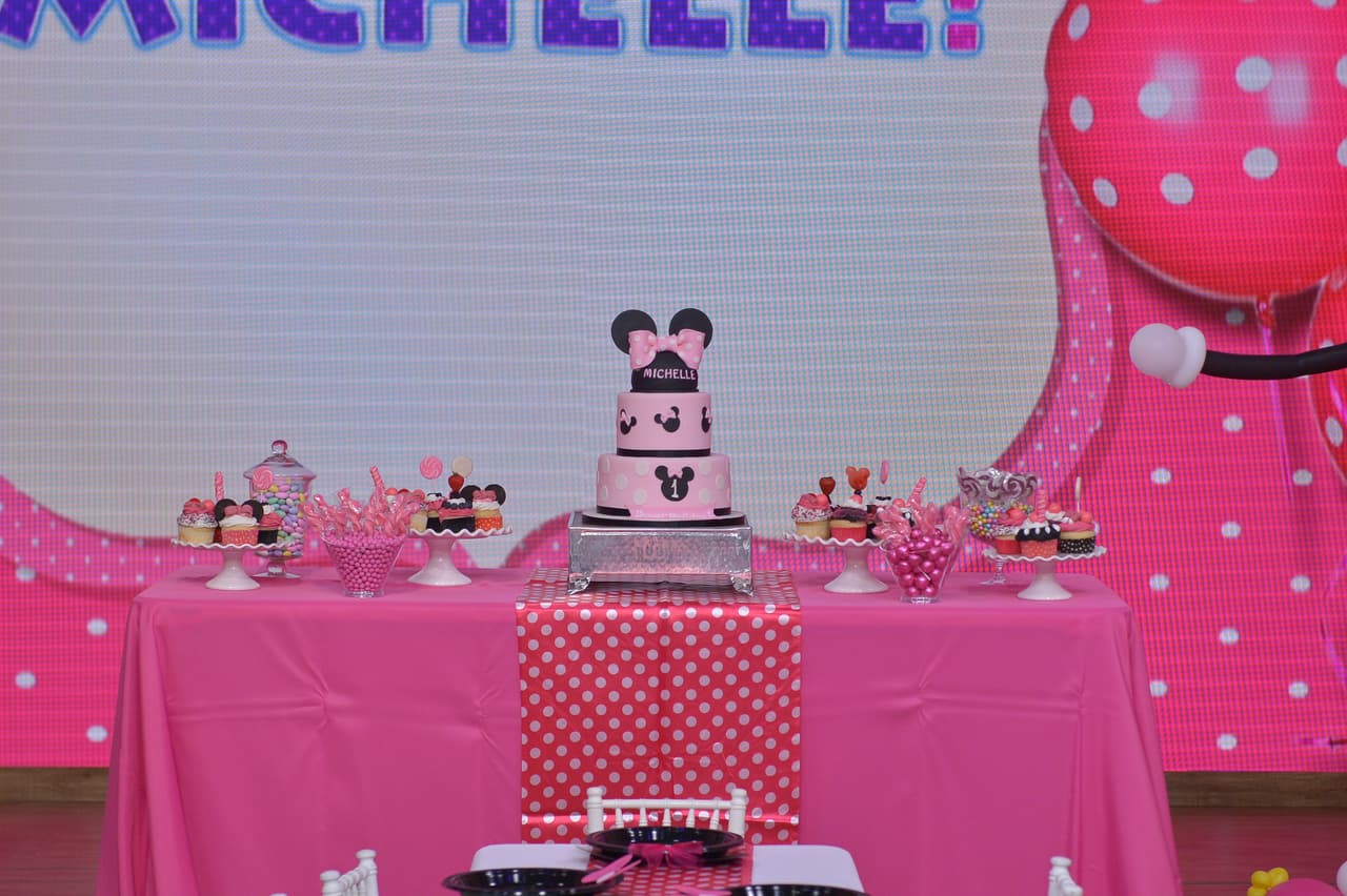 La mesa de dulces para deleitar el paladar de todos los invitados esta hermosa mañana.