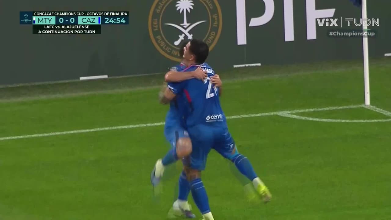 ¡Golazo de la Máquina! Lira se encuentra el balón y dispara para vencer a Mele