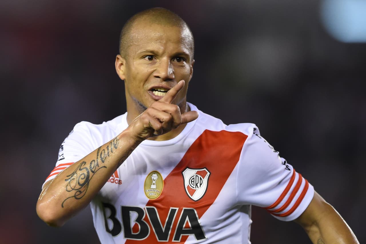 River Plate podría demandar a Monterrey por Carlos Sánchez